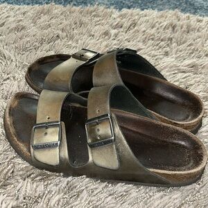 Olive metallic Birkenstocks